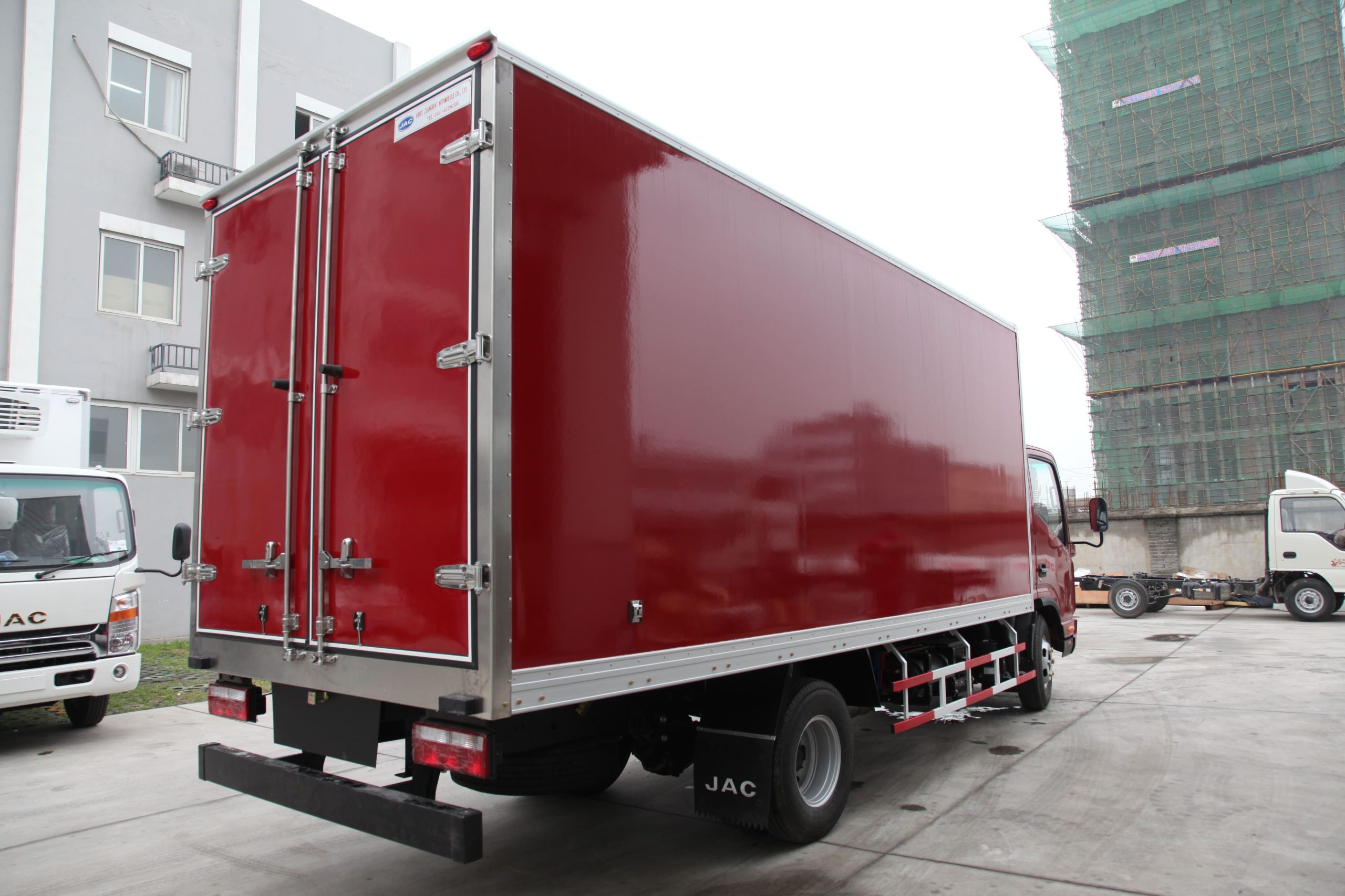 Refrigerated truck - 012